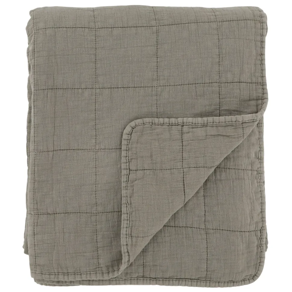 Chic Antique Aix Vintage Quilt