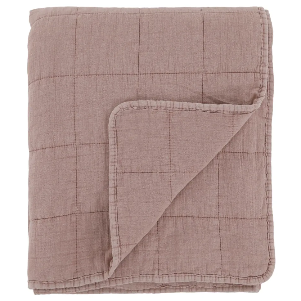 Chic Antique Aix Vintage Quilt