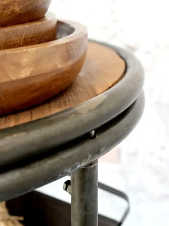 Chic Antique Display auf Rädern mit 3 Regalen und 3 Holzkisten