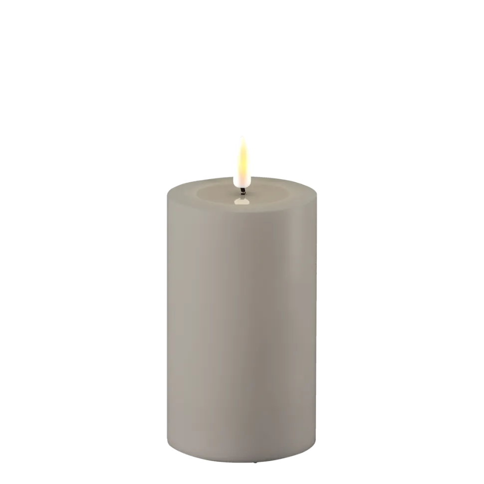 Deluxe Homeart LED Real Flame Outdoor Stumpenkerze grau